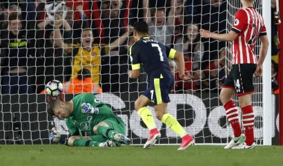 Alexis y su genialidad ilusionan al Arsenal con la clasificación a la Champions