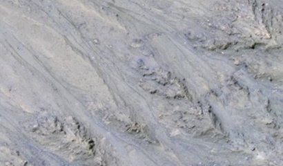 Los flujos de agua en Marte son en realidad de arena, según un estudio.
