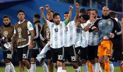 Vida extra para Messi, Argentina a octavos de final