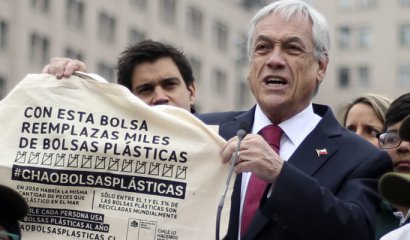 Piñera celebró el fin del plástico con bolsas reutilizables que serían tóxicas