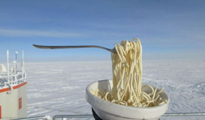 ¿Cómo es comer a 70 grados bajo cero en la Antártica? Fotos muestran que todo se congela