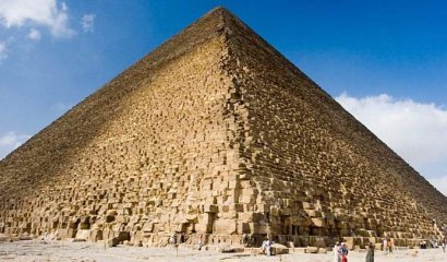 La Gran Pirámide de Guiza tiene 8 caras y no 4.