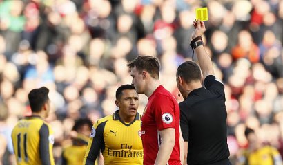 Sánchez no tuvo descanso y jugó en el sufrido empate del Arsenal vs Manchester United