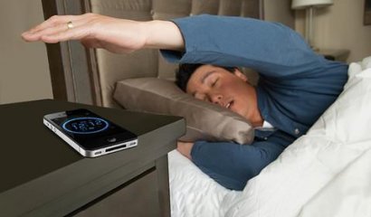 ¿Postergar la alarma por las mañanas hace que te levantes más cansado?