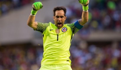 Claudio Bravo es el cuarto mejor arquero del mundo para la IFFHS
