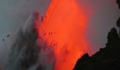 Impactante: El río de lava del volcan Kilauea desembocando en el Pacífico en Hawái