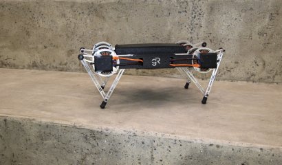 Minitaur simpático robot de cuatro patas que salta, escala y avanza superando cualquier obstáculo!