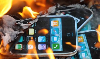 Hombre sufre graves quemaduras por dormir junto a su iPhone