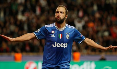 Juventus batió a Mónaco con doblete de Higuaín y colocó un pie en la final de la Champions