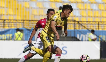 Grupo de clubes del fútbol chileno quiere frenar la realización del torneo largo en 2018