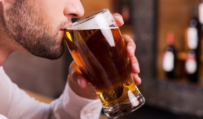 Para estudio científico buscan a voluntarios para beber cerveza por 56 días