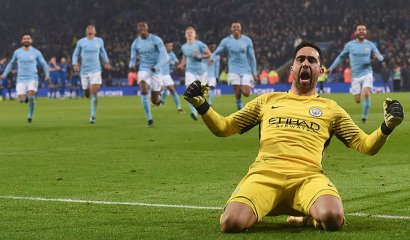 Bravo nuevamente fue héroe: Tapó penal que le dio al City la clasificación a semifinales