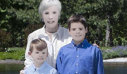 Denuncia de familia que pagó sesión fotográfica se vuelve viral: resultados sacaron risas