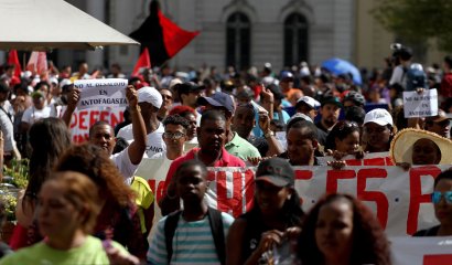 Inmigrantes marcharon por el centro de Santiago para pedir amnistía