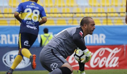 Lobos: "Mucha gente piensa que yo me dejo hacer los goles para beneficiar a Colo Colo"