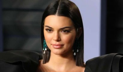 El ceñido y llamativo look de Kendall Jenner en el after party de los Oscar