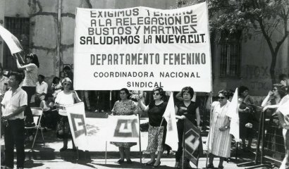 “Aquí estamos, Pinochet”: La historia del primer #8M en dictadura