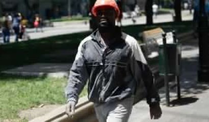 Encuesta a empresas chilenas: inmigrantes “son trabajadores más productivos y comprometidos"