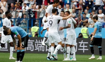 Francia se instaló en las semifinales del Mundial tras vencer a un impotente Uruguay