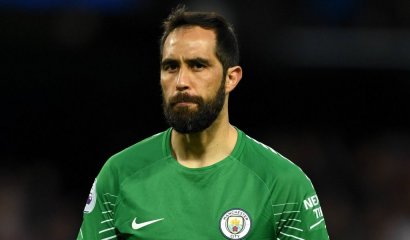 Claudio Bravo tendrá una inesperada competencia para ser el arquero suplente del City