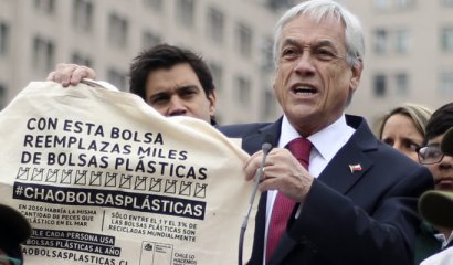 Piñera celebró el fin del plástico con bolsas reutilizables que serían tóxicas