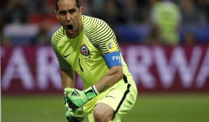 El capitán regresa: Claudio Bravo estará en Asia con la ‘Roja’ de Rueda