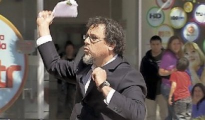 Y el premio “Lagos Weber”  bailando cueca este 2018 es para…