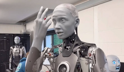 Video muestra robot humanoide con expresiones faciales escalofriantemente realistas.