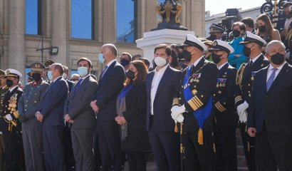 "Fuera Boric": Presidente fue recibido con pifias al llegar al desfile del 21 de mayo en Valparaíso