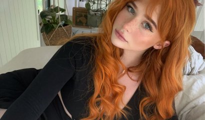 Cherry, una pelirroja exuberante