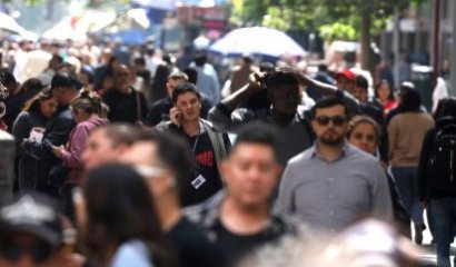 Ipsos: El 64% de los chilenos cree que el país está en declive, superando promedio global