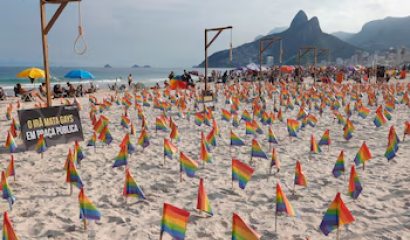 Protesta en la playa de Ipanema para denunciar la persecución del régimen de Irán contra las minoría